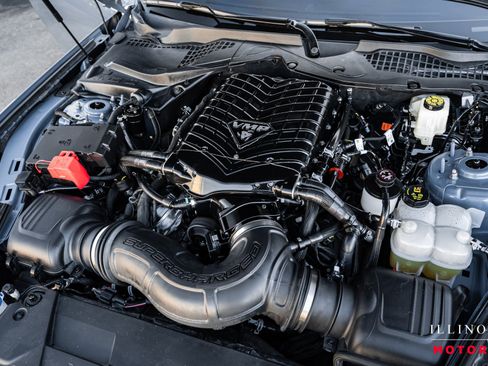 Used 2025 Ford Mustang GT Premium image 30