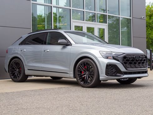Used 2024 Audi SQ8 Premium Plus AWD/4WD image 3