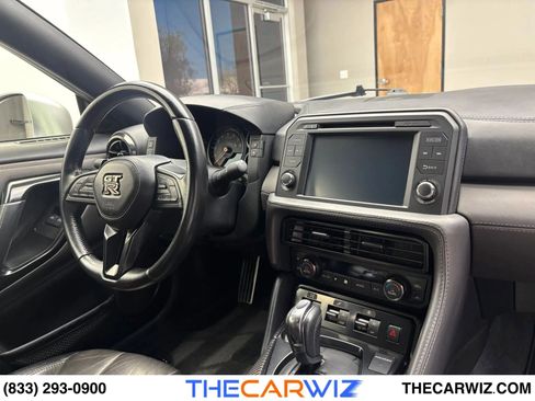 Used 2023 Nissan GT-R Premium w/ Premium Interior Package image 81
