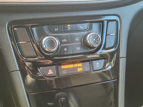 Used 2022 Buick Encore Preferred w/ Safety Package image 13