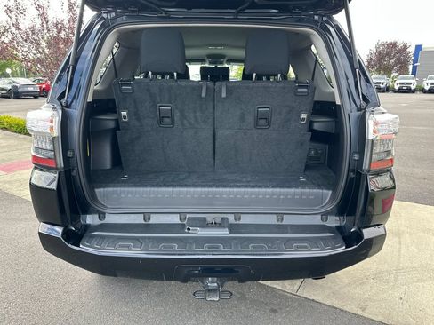 Used 2019 Toyota 4Runner SR5 AWD/4WD image 27