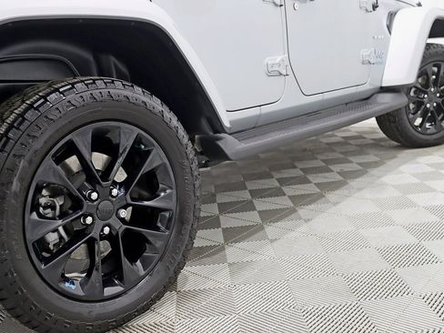 Used 2022 Jeep Wrangler Unlimited Sahara w/ Cold Weather Group image 11