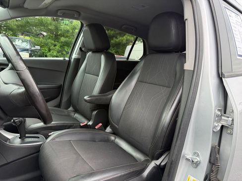 Used 2022 Chevrolet Trax LT w/ Driver Confidence Package AWD/4WD image 16
