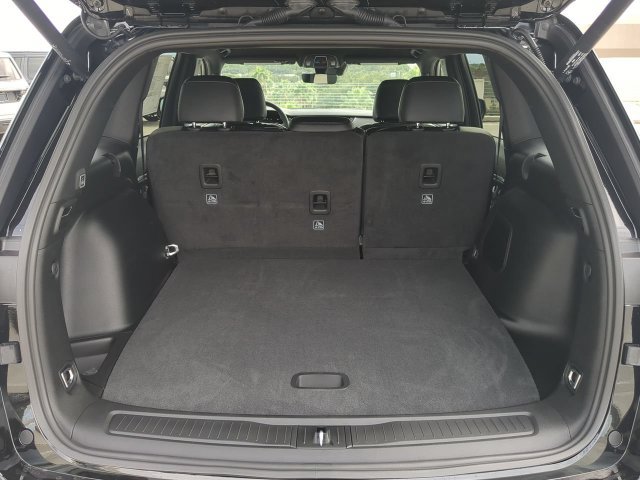New 2027 Jeep Grand Cherokee Limited RWD image 14