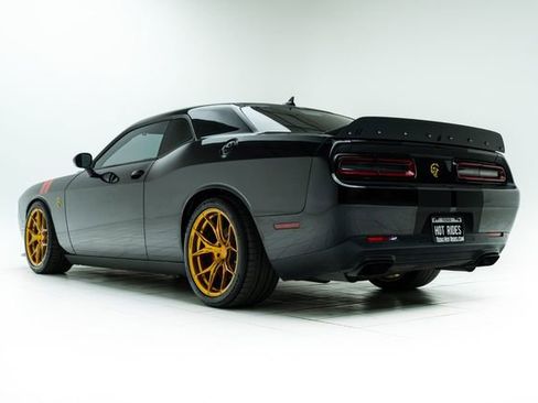 Used 2016 Dodge Challenger SRT Hellcat image 18