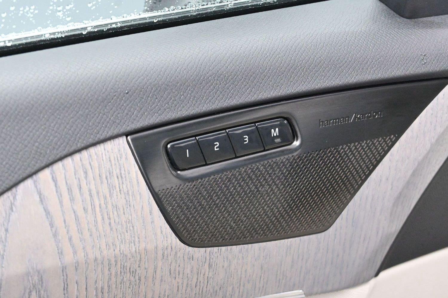 Used 2023 Volvo XC90 B6 Plus w/ Protection Package AWD/4WD image 10
