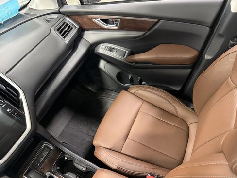 Certified 2025 Subaru Ascent Touring AWD/4WD image 11