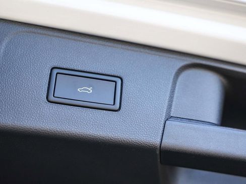 New 2026 Volkswagen Atlas SE image 40