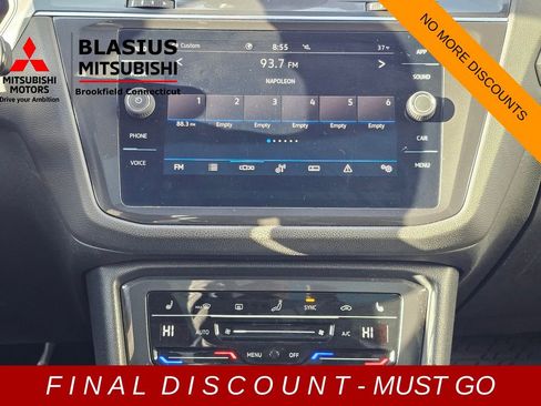 Used 2022 Volkswagen Tiguan SE R-Line image 25