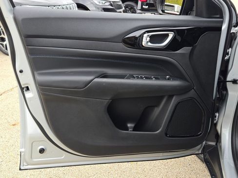 New 2026 Jeep Compass Limited image 21