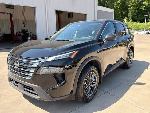 Used 2024 Nissan Rogue S image 7