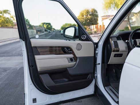 Used 2019 Land Rover Range Rover Supercharged AWD/4WD image 34