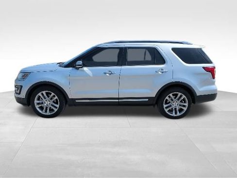 Used 2016 Ford Explorer Limited w/ Equipment Group 301A FWD image 6