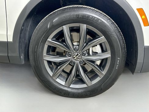 Used 2023 Volkswagen Tiguan SE AWD/4WD image 10