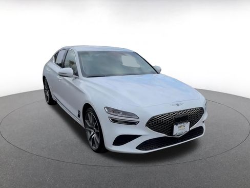 Used 2025 Genesis G70 2.5T image 3