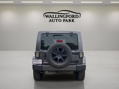 Used 2016 Jeep Wrangler Unlimited Sahara w/ Dual Top Group AWD/4WD image 5