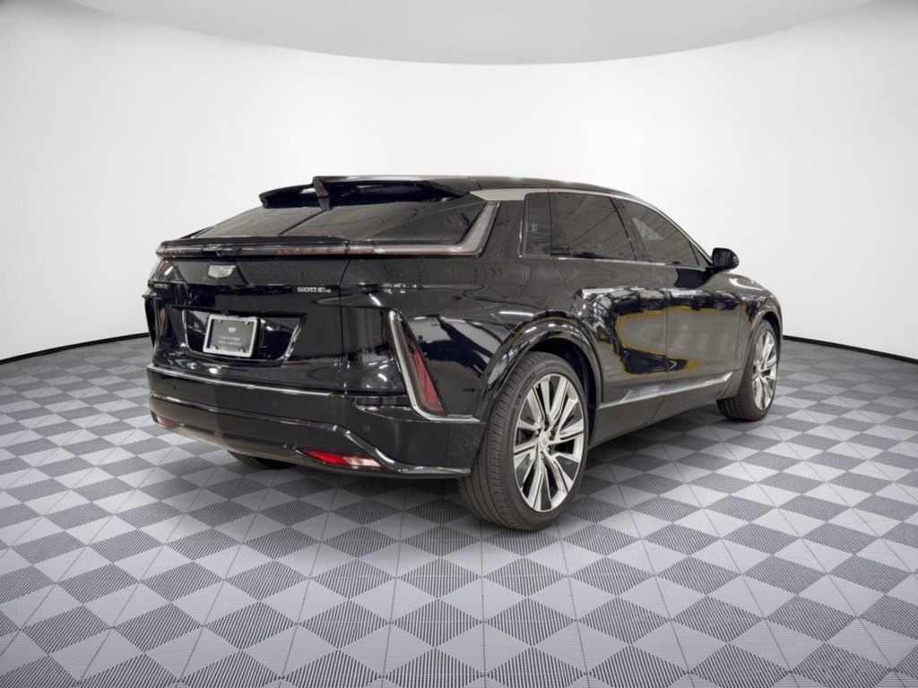 Certified 2024 Cadillac Lyriq Luxury w/ Nappa Leather Package AWD/4WD image 9