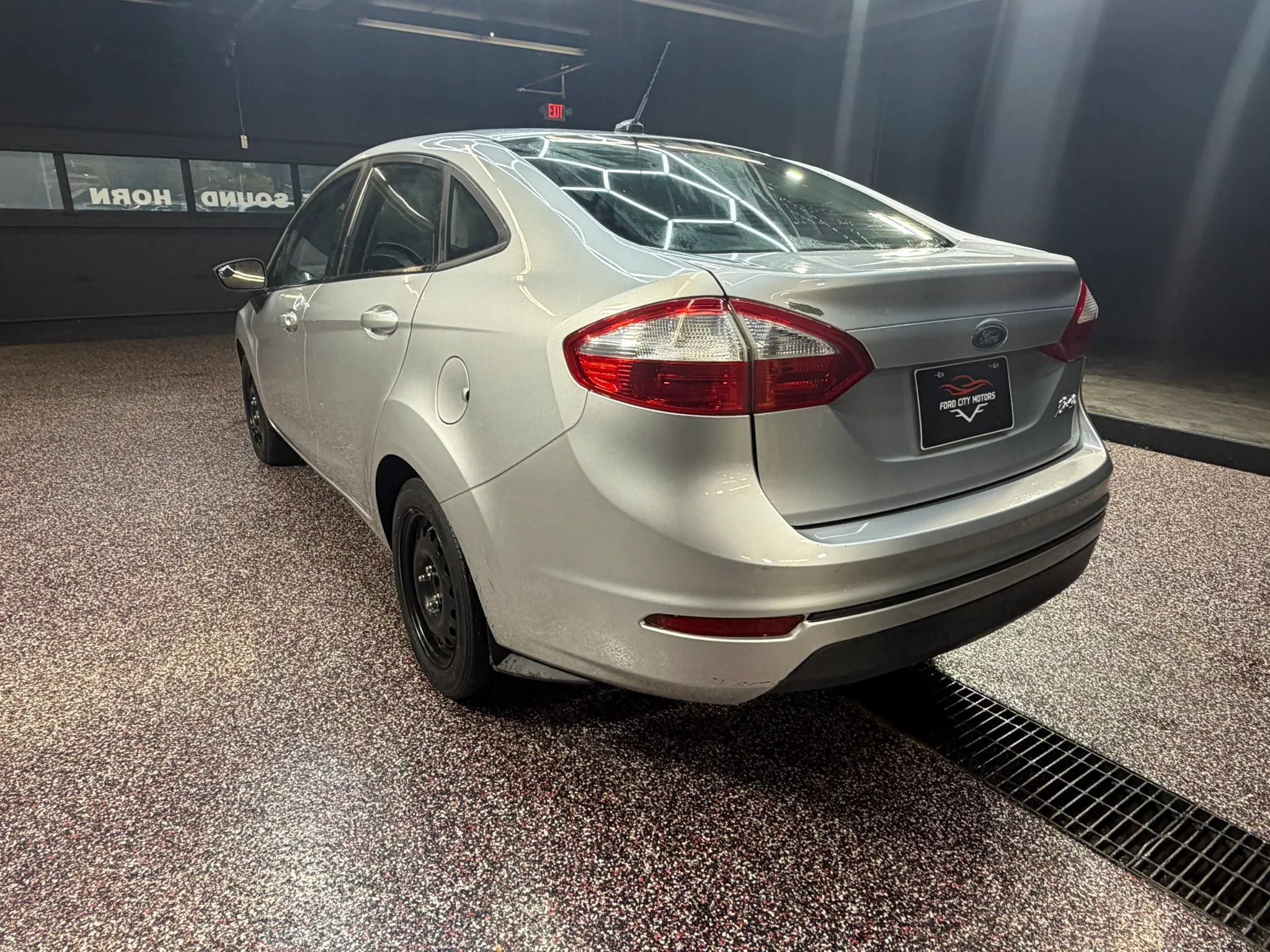 Used 2017 Ford Fiesta S FWD image 5