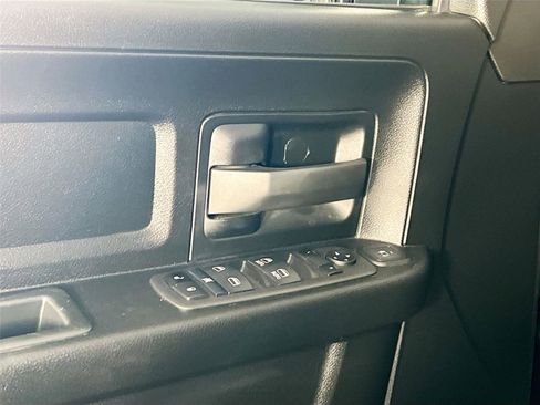 Used 2024 RAM 2500 Tradesman w/ Chrome Appearance Group image 16