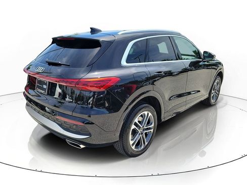 Certified 2025 Audi Q5 Premium w/ Convenience Package AWD/4WD image 4