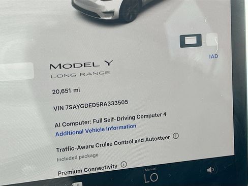 Used 2024 Tesla Model Y Long Range RWD image 12