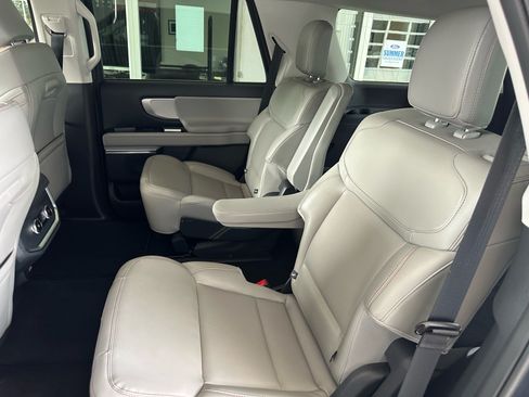 Certified 2025 Ford Expedition Active AWD/4WD image 23