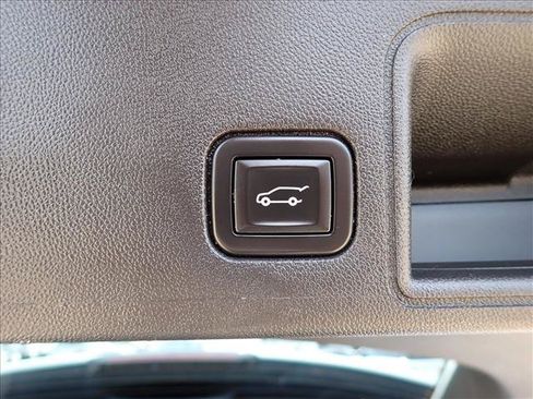 Used 2020 GMC Terrain SLE w/ Driver Convenience Package AWD/4WD image 9
