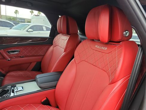 Used 2018 Bentley Bentayga AWD/4WD image 13