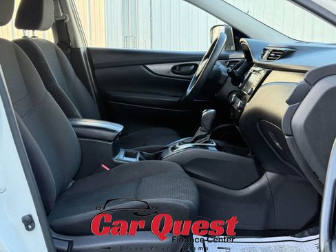 Used 2021 Nissan Rogue Sport S image 18