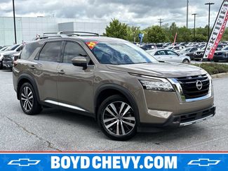 Used 2023 Nissan Pathfinder Platinum w/ Lighting Package (N92) AWD/4WD video 1