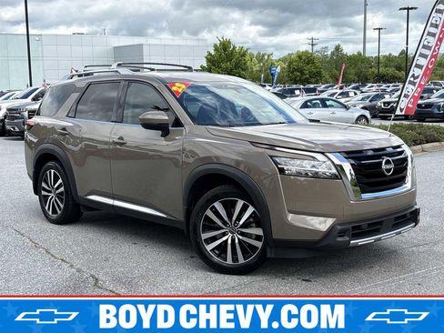 Used 2023 Nissan Pathfinder Platinum w/ Lighting Package (N92) AWD/4WD image 1