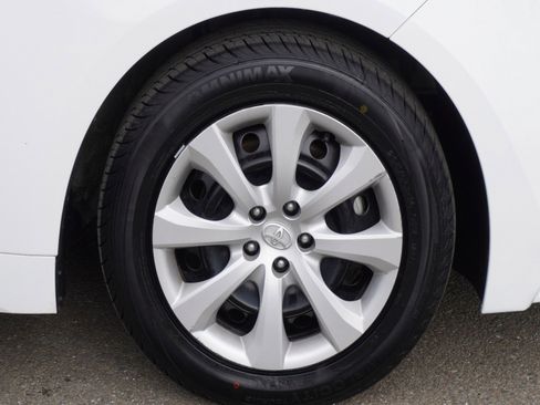 Used 2024 Toyota Corolla LE image 5