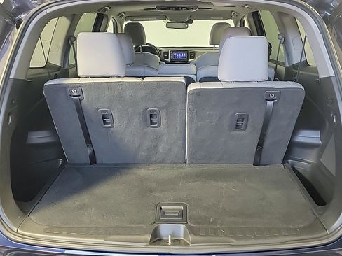 Used 2017 Honda Pilot Touring image 7