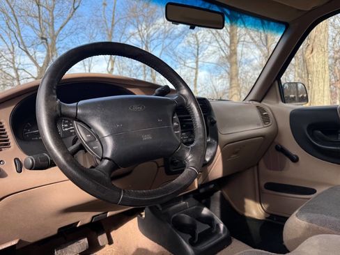 Used 2000 Ford Ranger XL image 13