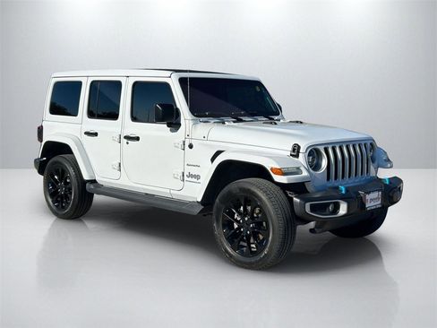 Used 2023 Jeep Wrangler Unlimited Sahara w/ Cold Weather Group image 3