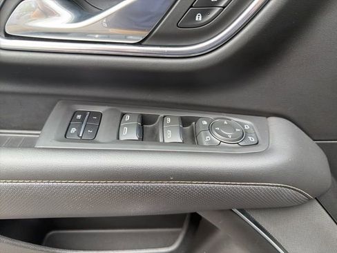 Used 2023 Chevrolet Suburban Premier RWD image 12