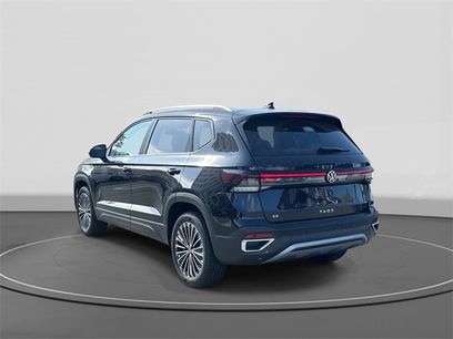 New 2025 Volkswagen Taos SE