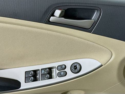 Used 2016 Hyundai Accent SE FWD image 19