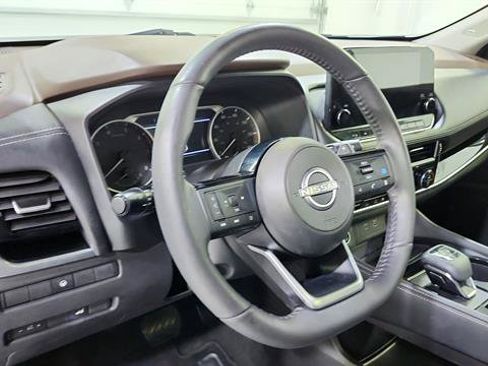 Used 2022 Nissan Rogue SL w/ SL Premium Package FWD image 11