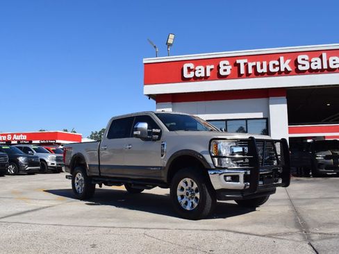 Used 2017 Ford F250 Lariat w/ Lariat Ultimate Package image 2