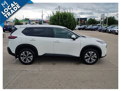 Used 2023 Nissan Rogue SV FWD image 3