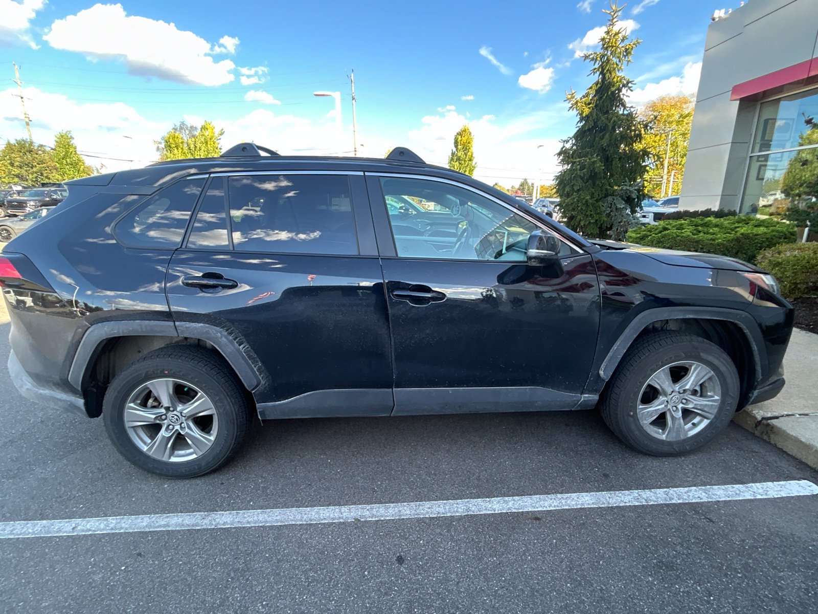 Used 2025 Toyota RAV4 XLE w/ Convenience Package AWD/4WD image 2