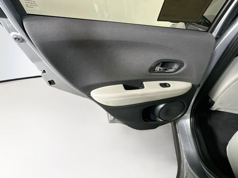 Used 2019 Honda HR-V LX image 26