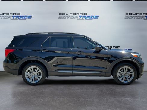 Used 2023 Ford Explorer XLT w/ Equipment Group 202A AWD/4WD image 4