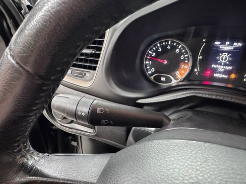 Used 2015 Jeep Renegade Latitude w/ Cold Weather Group II AWD/4WD image 27