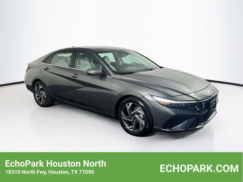 Used 2025 Hyundai Elantra Limited FWD image 1
