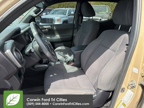 Used 2019 Toyota Tacoma TRD Off-Road image 13