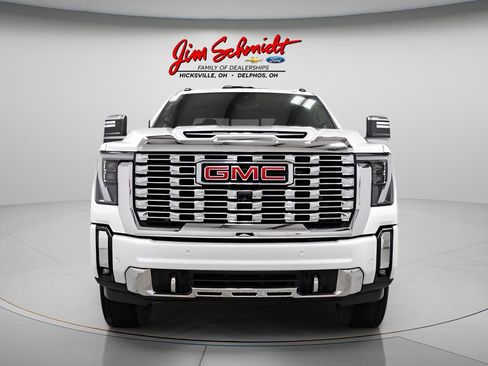 Used 2024 GMC Sierra 2500 Denali w/ Denali Reserve Package AWD/4WD image 2