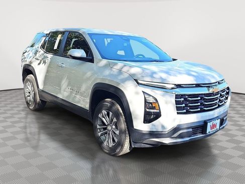 New 2026 Chevrolet Equinox LT image 3