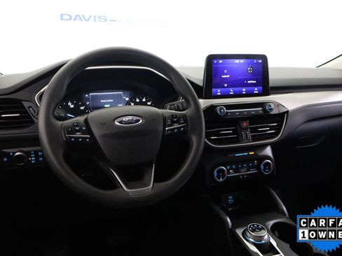 Used 2022 Ford Escape SE image 16
